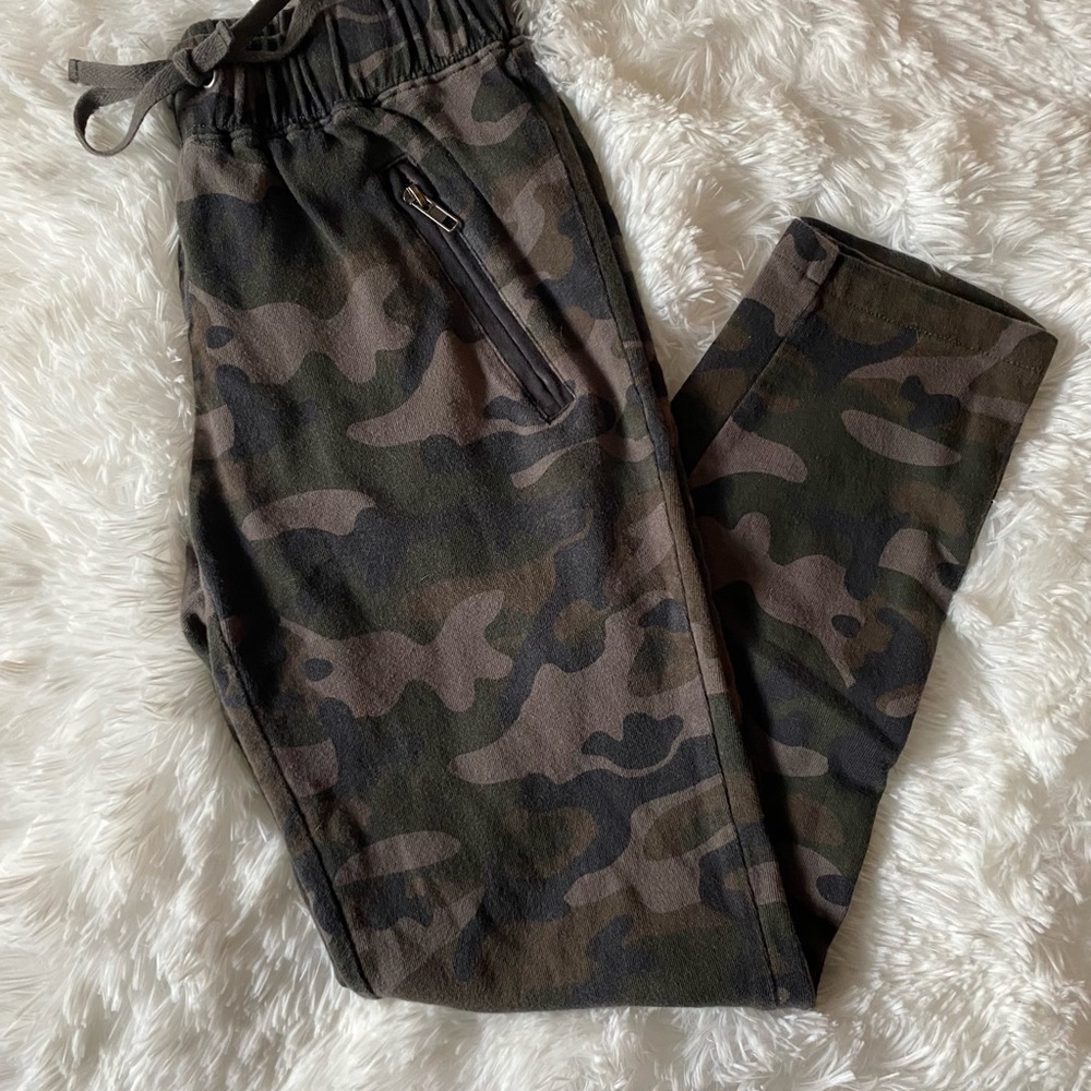 Forever 21 camo joggers